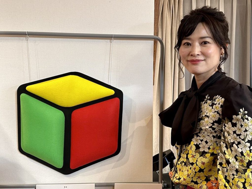 駐日ハンガリー大使館・シンワオークション「Rubik’s Cube Auction」