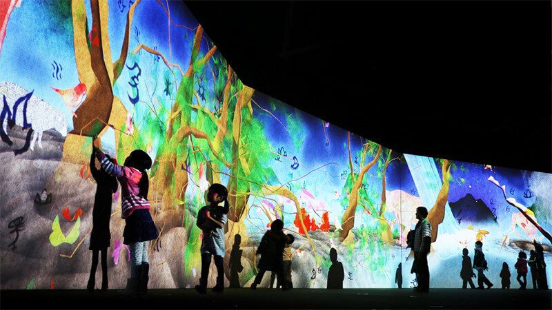 チームラボ「Living Digital Space and Future Parks」紫舟コラボ作品 展示